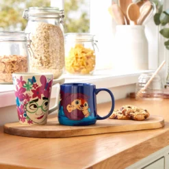 Disney Store Mug Mirabel Madrigal, Encanto, La Fantastique Famille Madrigal -Disney 465032890317 2